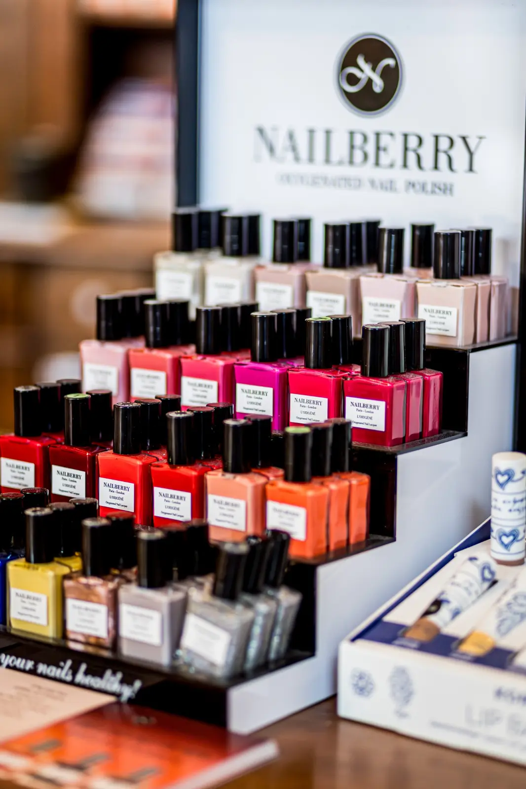 Nailberry Nagellack-Sortiment in der Mohren-Apotheke am Rathaus in Fürth Nailberry Nagellack-Sortiment in der Mohren-Apotheke am Rathaus in Fürth